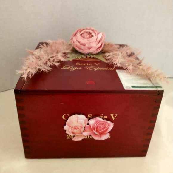 Sueños de Saundra Upcycled, Rare Oliva Serie V Cigar Box Storage/ Home Accent - Picture 12 of 13